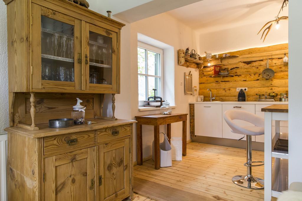 Forest Chalet, 15 Min To Salzburg Olt Town, And Most Beautiful Lakes, Secluded Location, 1,000 Sqm Garden, Mountainview, Panorama Sauna, Bath Whirlpool, Bbq&Bikes&Sunbeds For Free, Up To 10 P Golling an der Salzach Zimmer foto